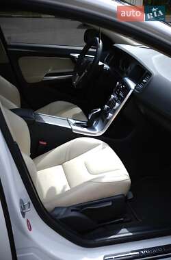 Седан Volvo S60 2016 в 