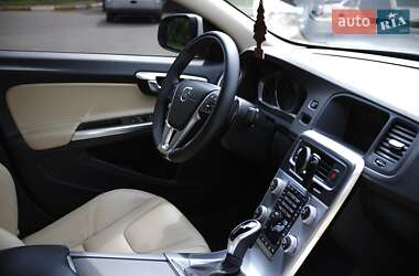 Седан Volvo S60 2016 в 