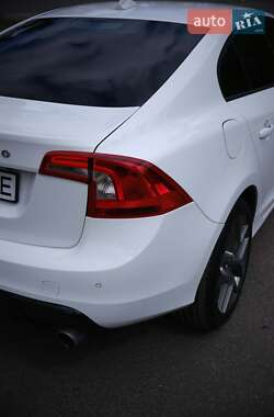 Седан Volvo S60 2016 в 