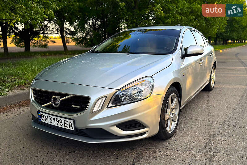 Седан Volvo S60 2012 в 