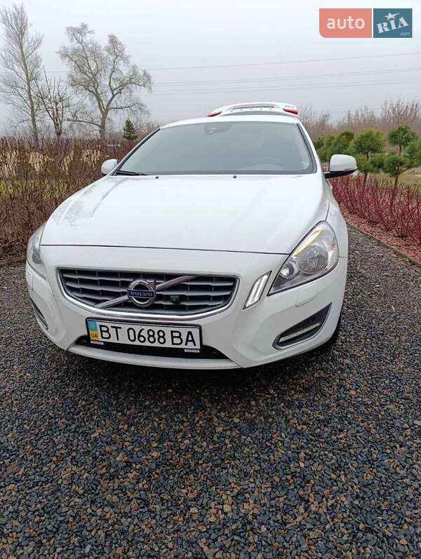 Седан Volvo S60 2012 в 