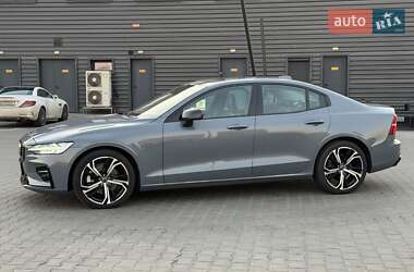 Седан Volvo S60 2023 в Киеве