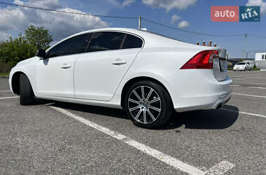 Седан Volvo S60 2015 в 