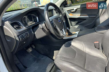 Седан Volvo S60 2015 в 