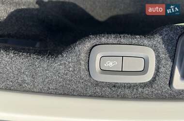Седан Volvo S60 2019 в 