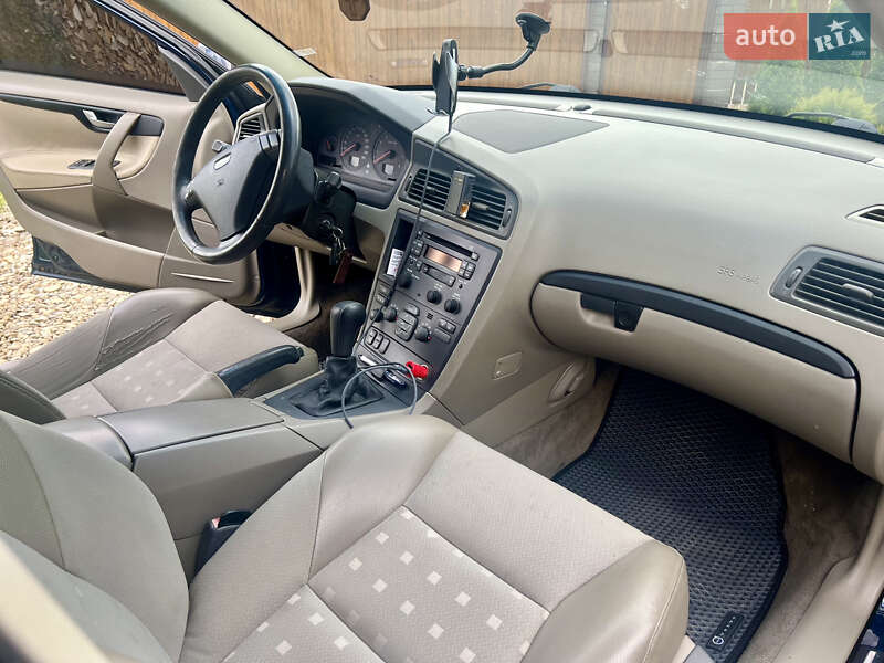 Седан Volvo S60 2001 в Долине