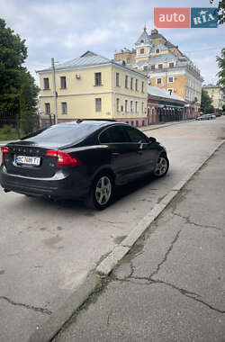 Седан Volvo S60 2010 в 