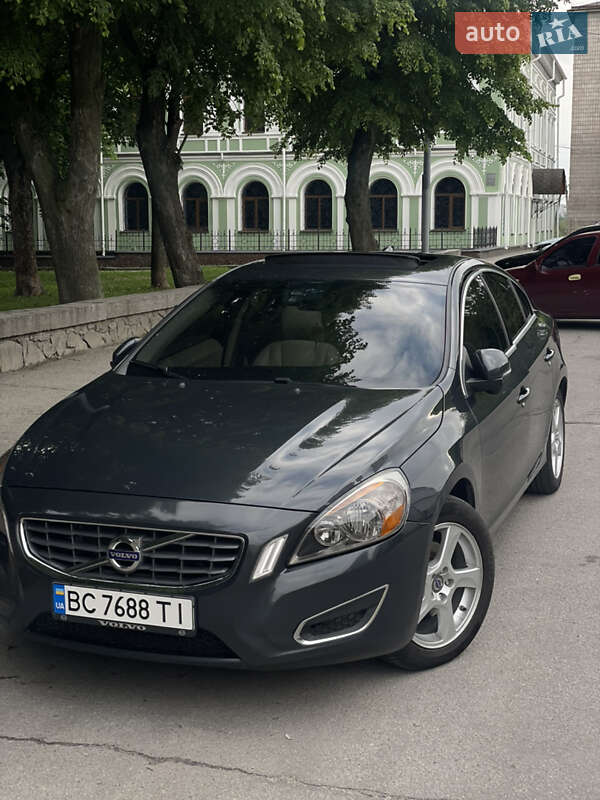 Седан Volvo S60 2010 в Житомире