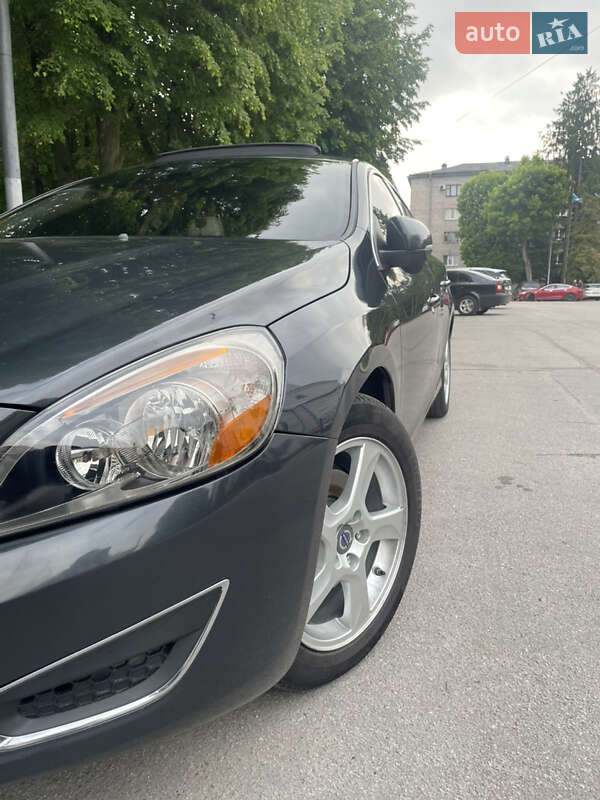 Седан Volvo S60 2010 в Житомире