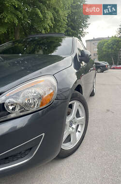 Седан Volvo S60 2010 в 
