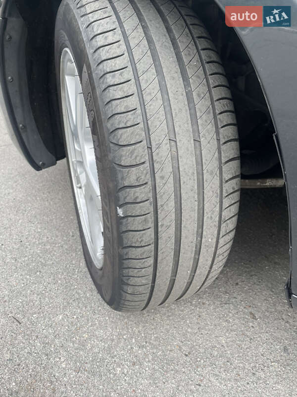 Седан Volvo S60 2010 в Житомире