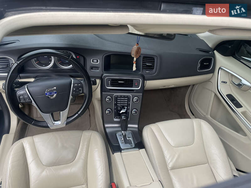 Седан Volvo S60 2010 в Житомире