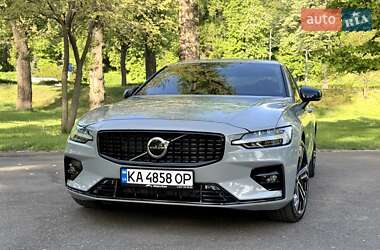 Седан Volvo S60 2024 в 