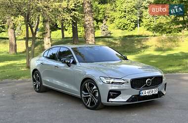 Седан Volvo S60 2024 в 