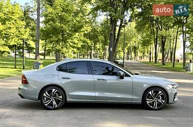Седан Volvo S60 2024 в 