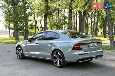 Седан Volvo S60 2024 в 
