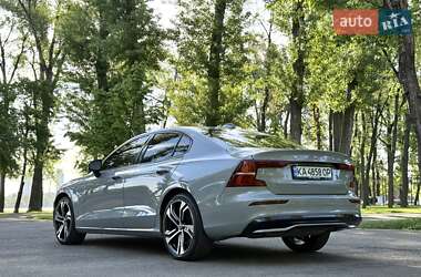 Седан Volvo S60 2024 в 