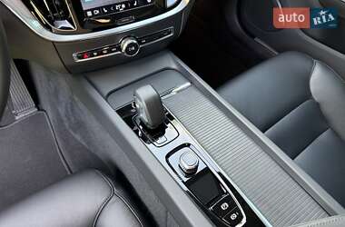 Седан Volvo S60 2024 в 