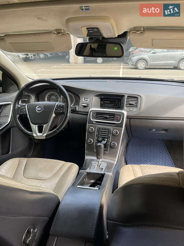 Седан Volvo S60 2011 в Києві