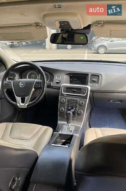 Седан Volvo S60 2011 в 