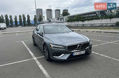 Седан Volvo S60 2019 в 