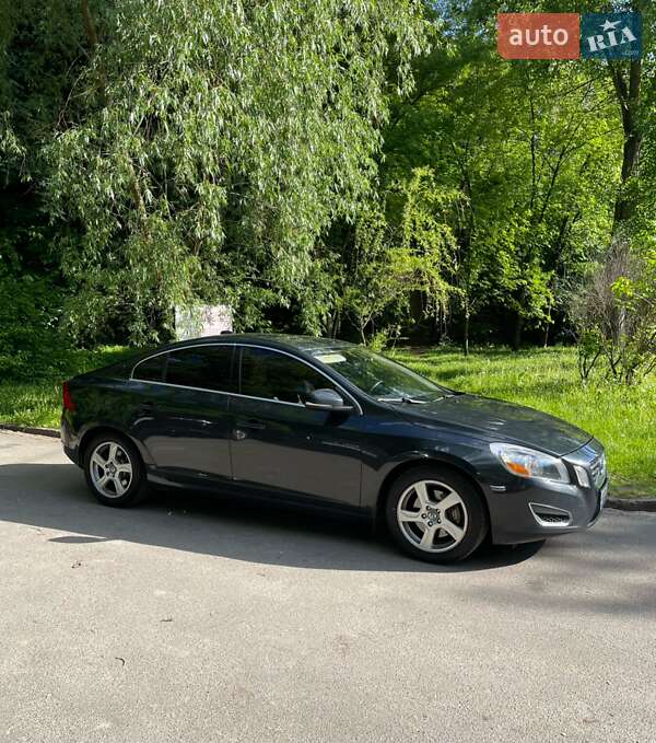 Седан Volvo S60 2011 в Києві
