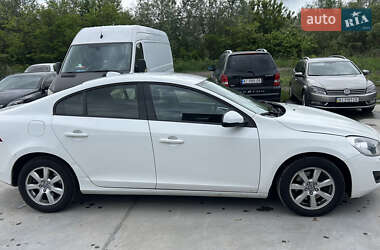 Седан Volvo S60 2011 в 