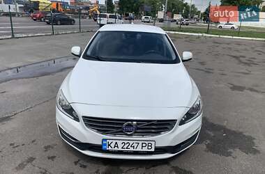 Седан Volvo S60 2015 в 
