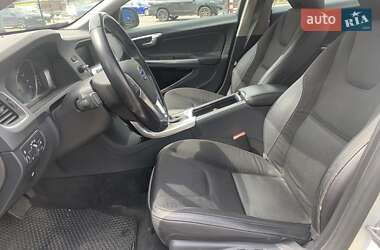 Седан Volvo S60 2015 в 
