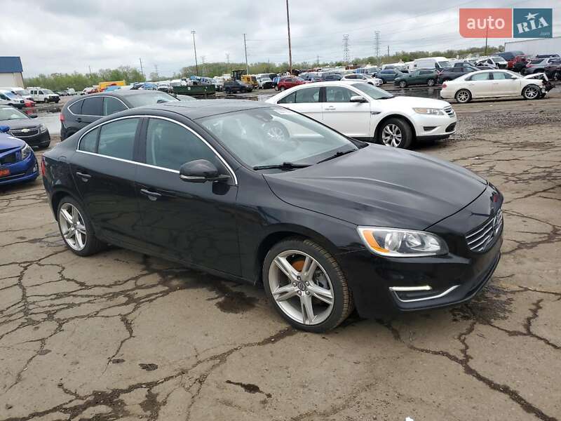 Седан Volvo S60 2016 в Львові