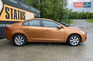 Седан Volvo S60 2012 в 