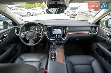Седан Volvo S60 2021 в 