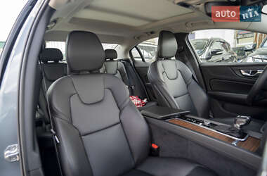 Седан Volvo S60 2021 в 