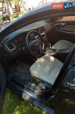 Седан Volvo S60 2012 в 