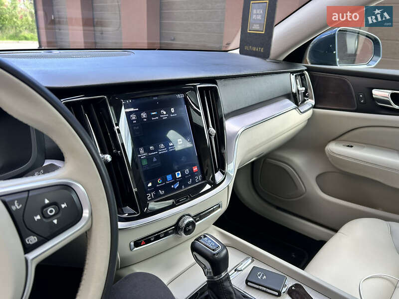 Седан Volvo S60 2019 в Рівному