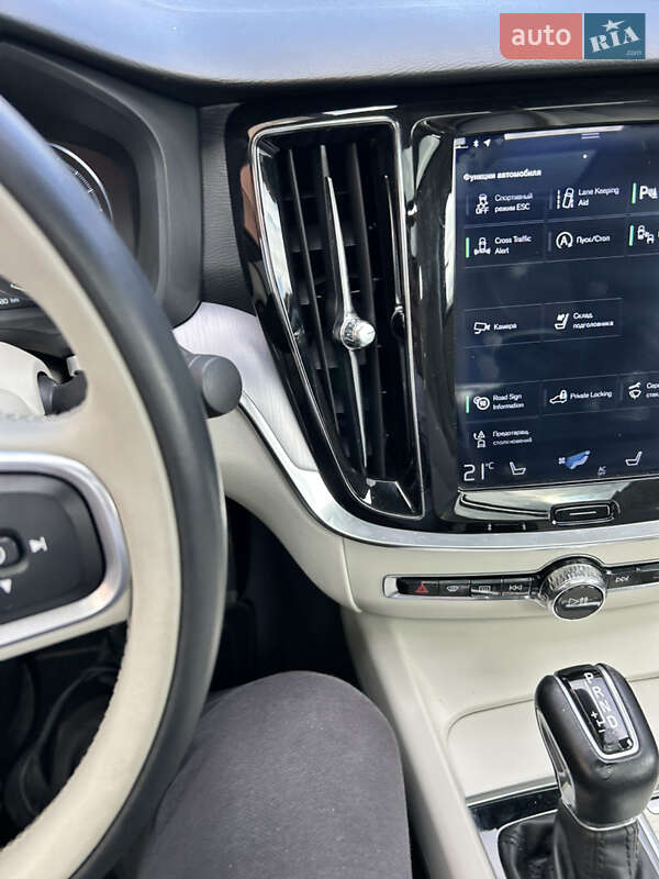 Седан Volvo S60 2019 в Рівному