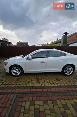 Седан Volvo S60 2014 в 