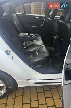 Седан Volvo S60 2014 в 