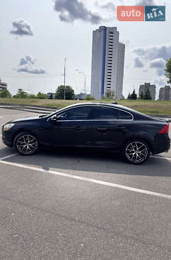 Седан Volvo S60 2010 в 