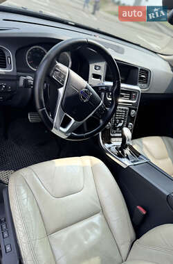 Седан Volvo S60 2010 в 