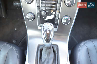 Седан Volvo S60 2014 в 