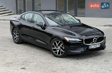 Седан Volvo S60 2019 в Новояворівську