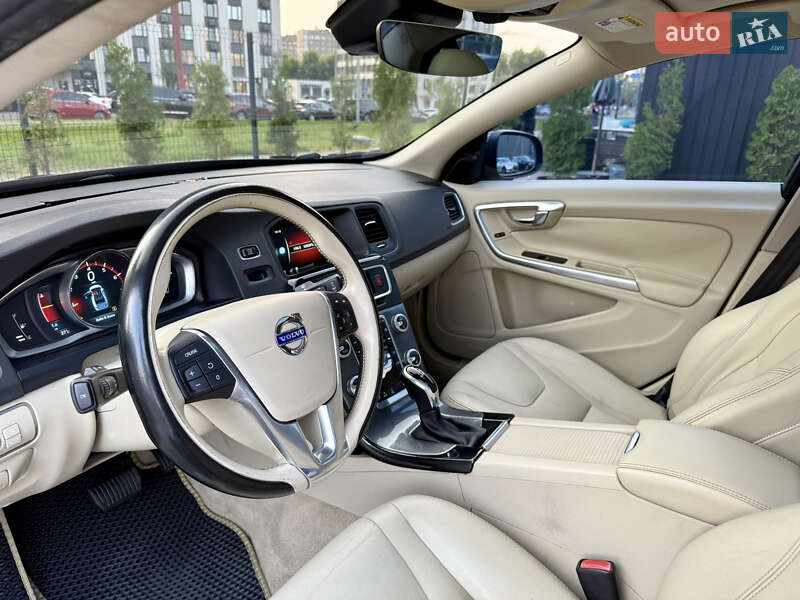 Седан Volvo S60 2014 в Киеве