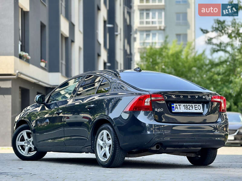Седан Volvo S60 2014 в Ивано-Франковске