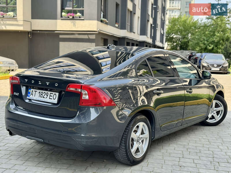 Седан Volvo S60 2014 в Ивано-Франковске