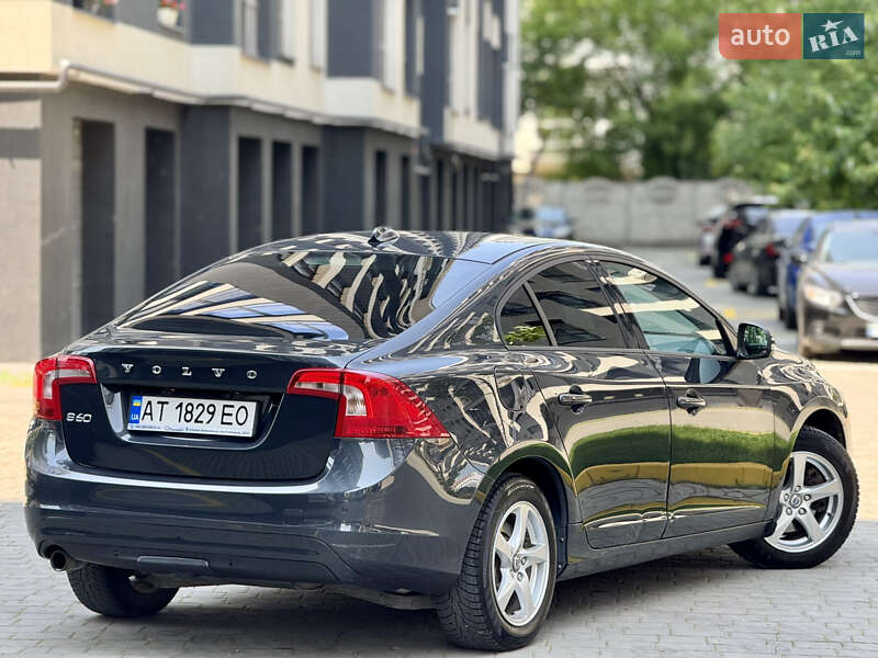 Седан Volvo S60 2014 в Ивано-Франковске