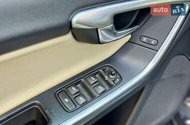 Седан Volvo S60 2014 в 