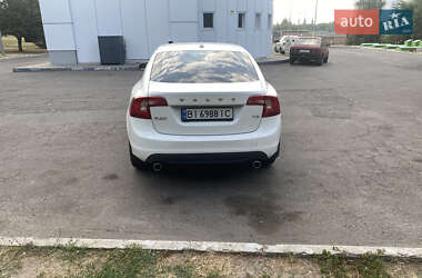 Седан Volvo S60 2012 в 