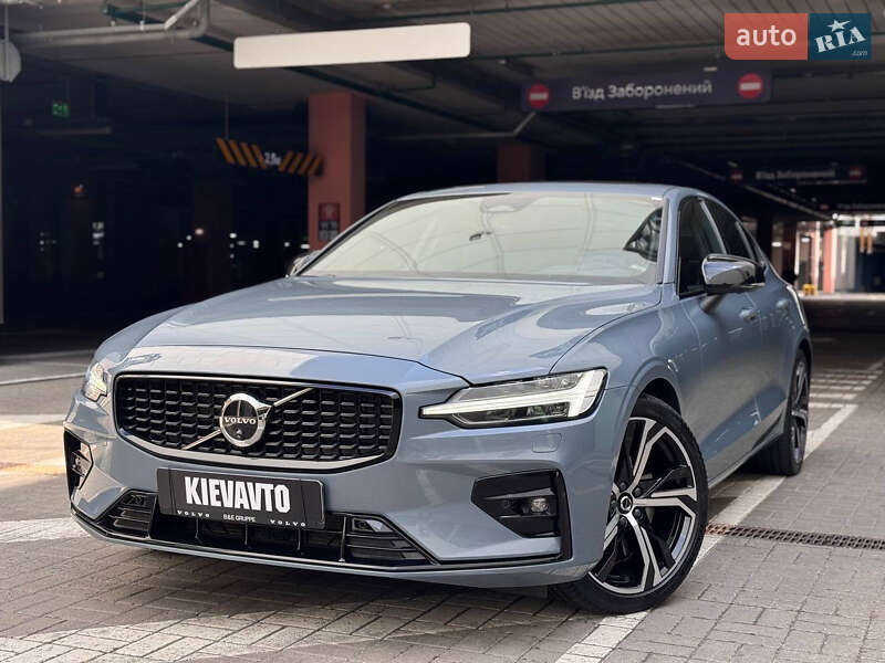 Седан Volvo S60 2023 в Киеве