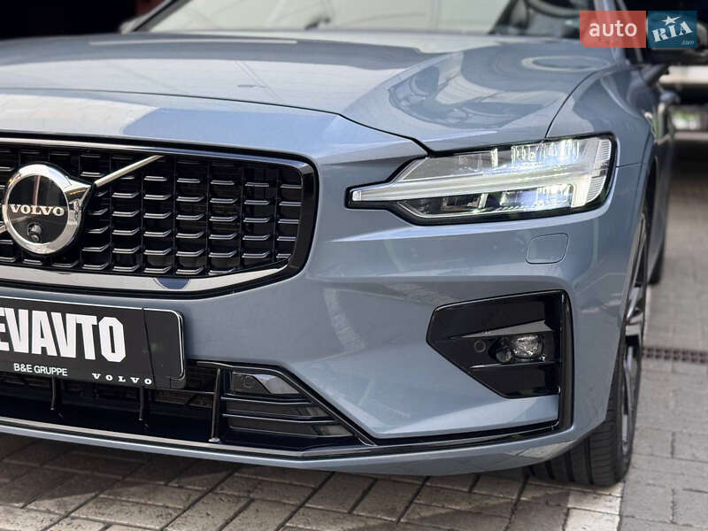 Седан Volvo S60 2023 в Киеве